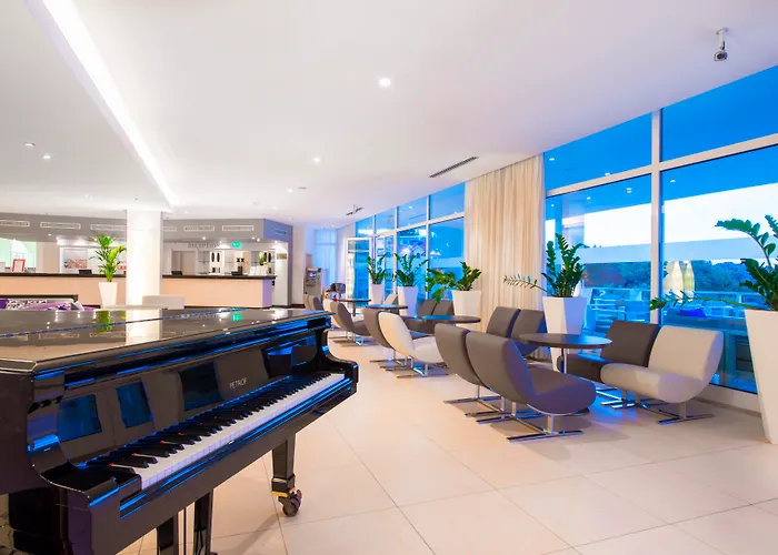  Amfora Hvar Grand Beach Resort